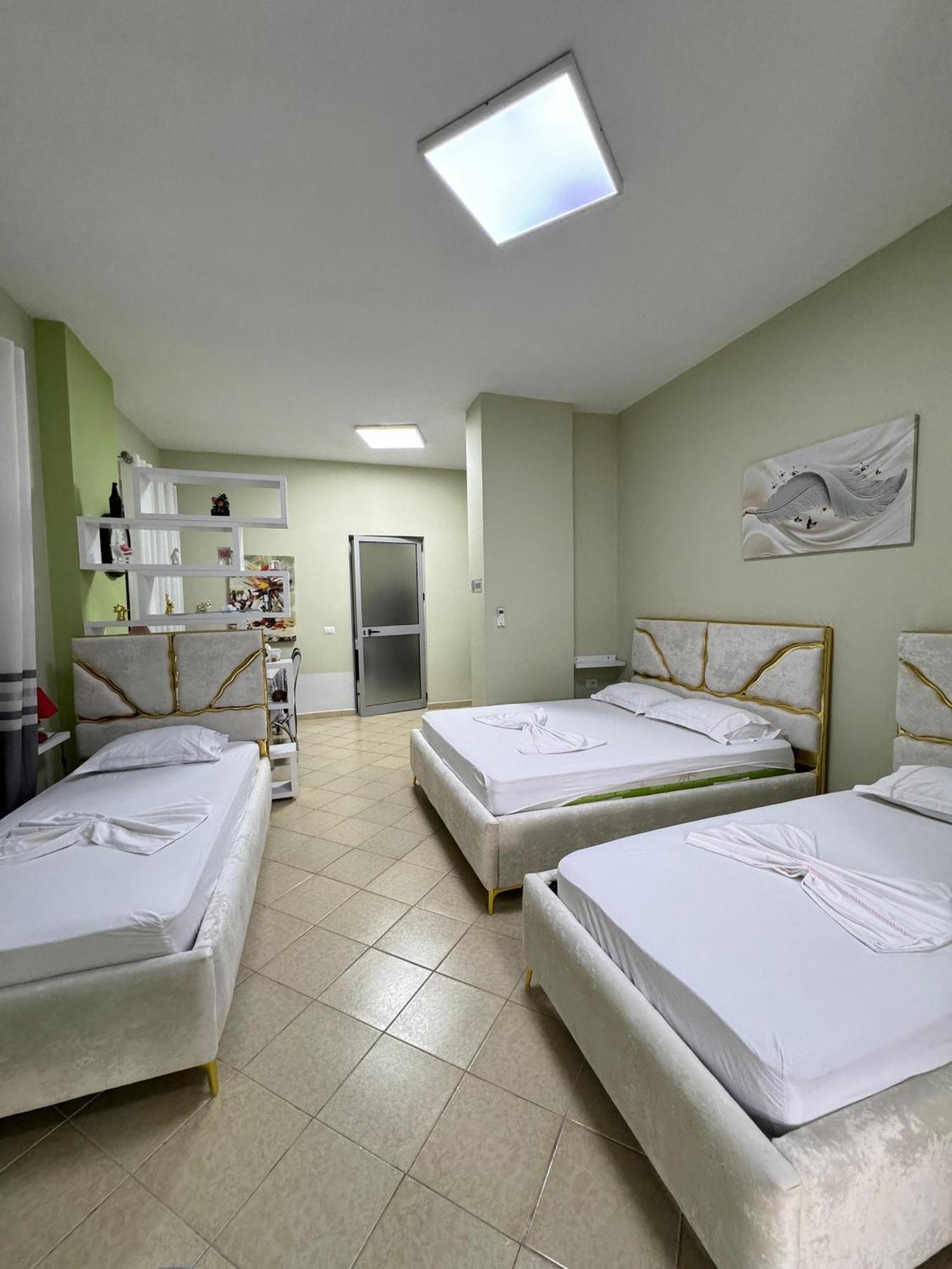 Solei Apartments Sarandë Exterior foto